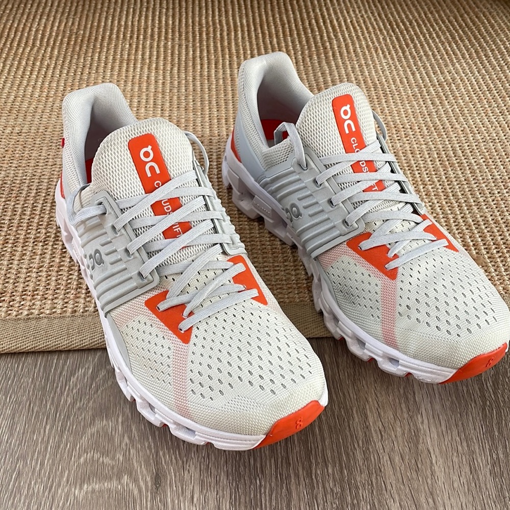 On Running Cloudswift Size 9 Mens - worn once!